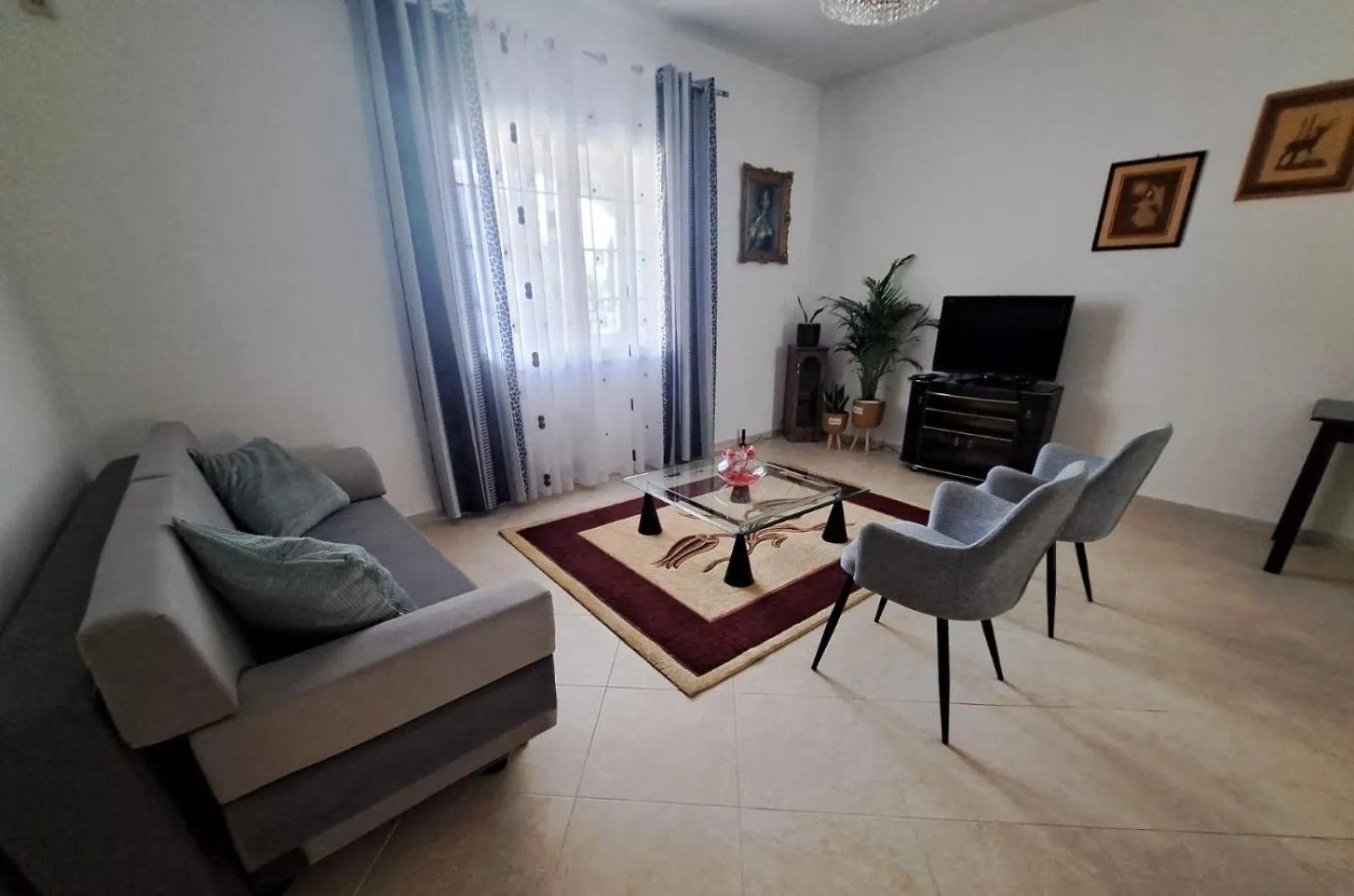 Vila Vokopola Berat 0*,