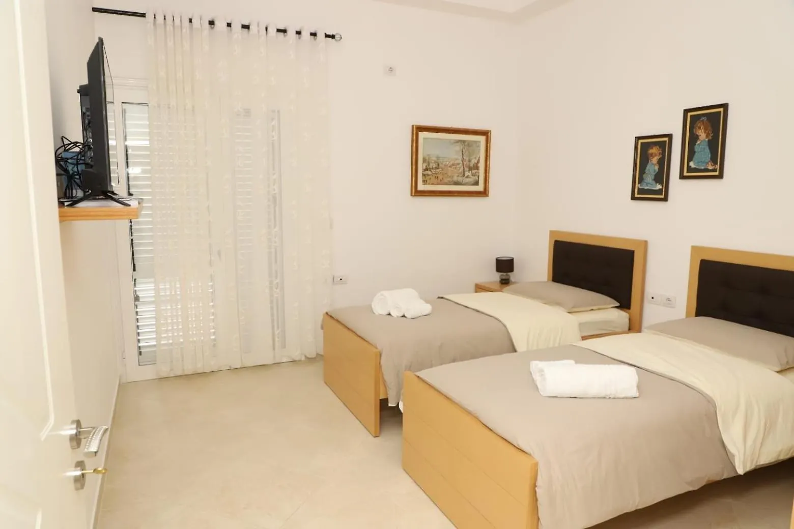 Vila Vokopola Berat